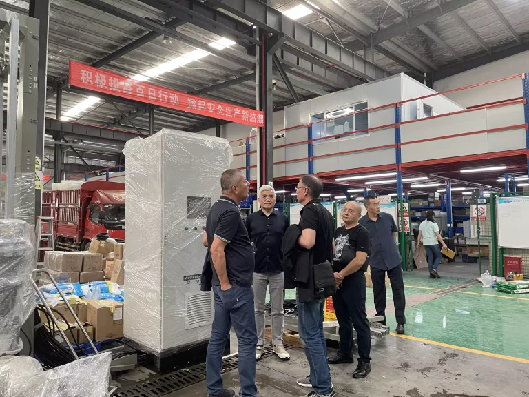 Customers from Uzbekistan visited our factory